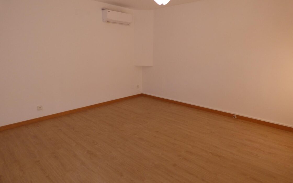 Будинок 210 кв.м з терасою в Аліканте, 4 спальні