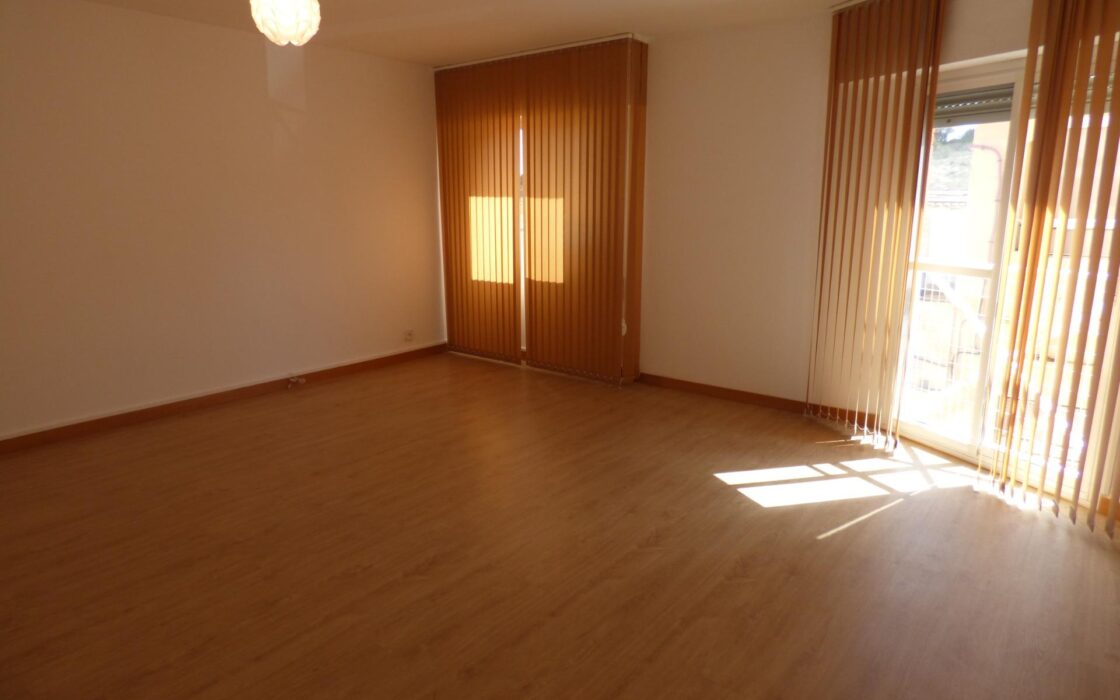 Будинок 210 кв.м з терасою в Аліканте, 4 спальні