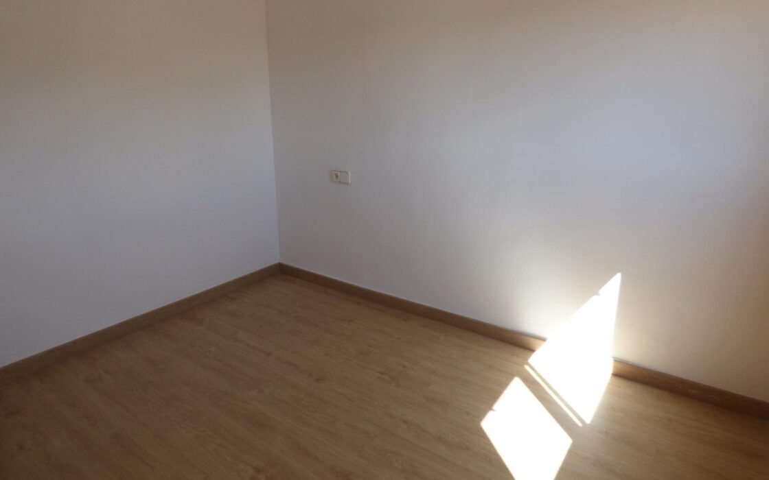 Будинок 210 кв.м з терасою в Аліканте, 4 спальні