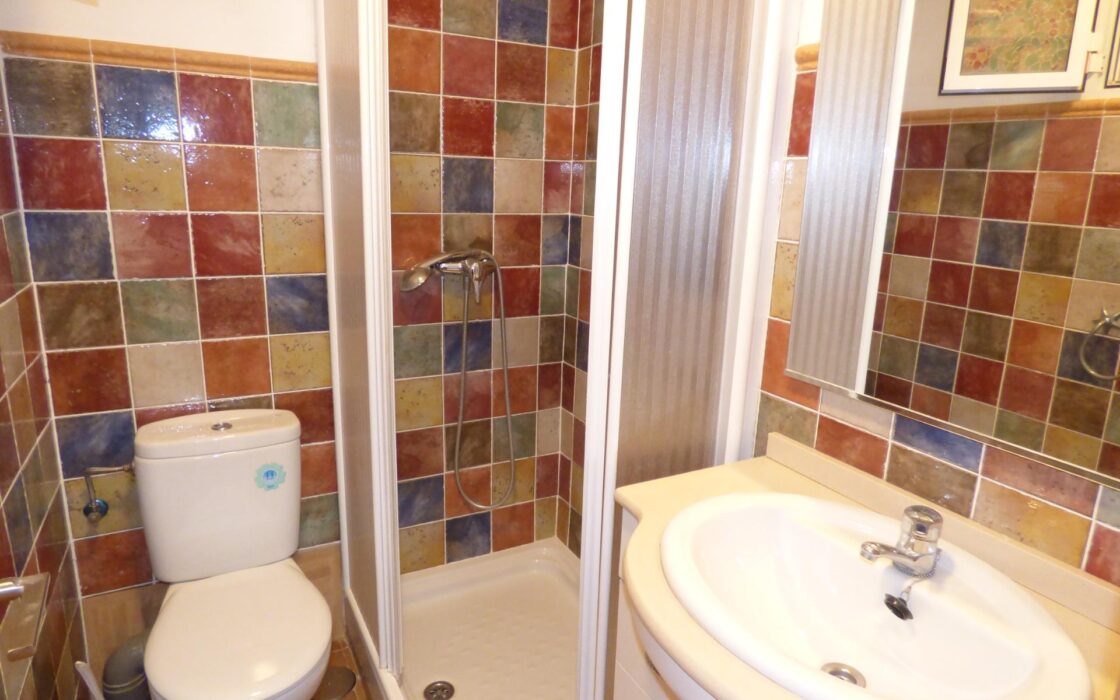 Будинок 210 кв.м з терасою в Аліканте, 4 спальні