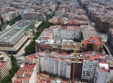 Апартаменты в Валенсии 123.6 кв.м с террасой у моря