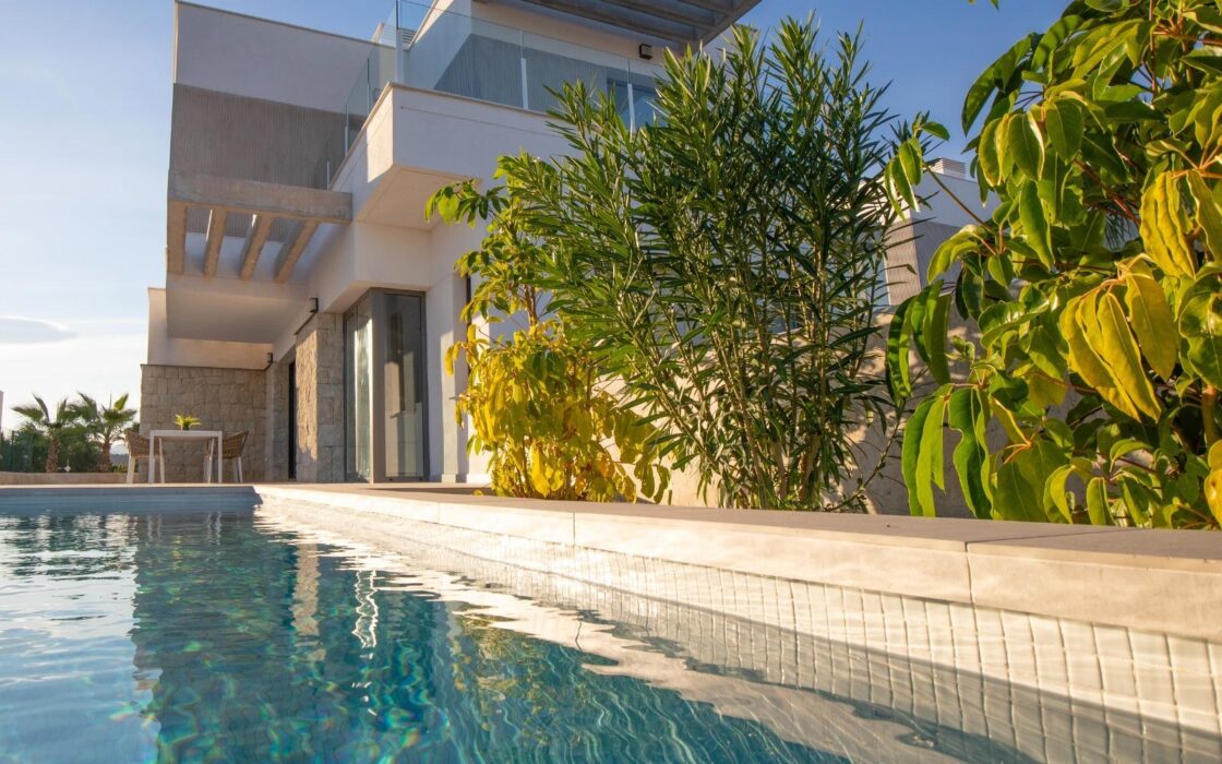 Вилла в Финестрате 3 спальни с террасой у моря