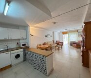 Просторные апартаменты 99 кв.м у пляжа в Коста Бланке