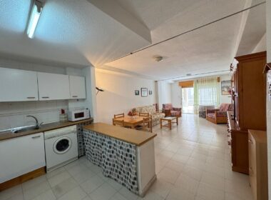 Просторні апартаменти 99 кв.м у пляжа в Коста Бланке