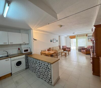 Просторні апартаменти 99 кв.м у пляжа в Коста Бланке