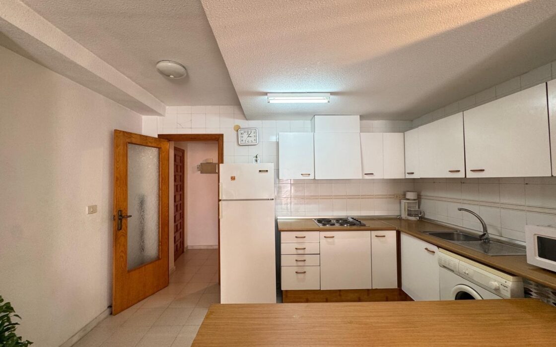 Просторные апартаменты 99 кв.м у пляжа в Коста Бланке