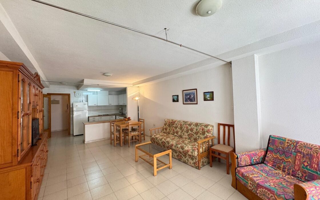 Просторные апартаменты 99 кв.м у пляжа в Коста Бланке