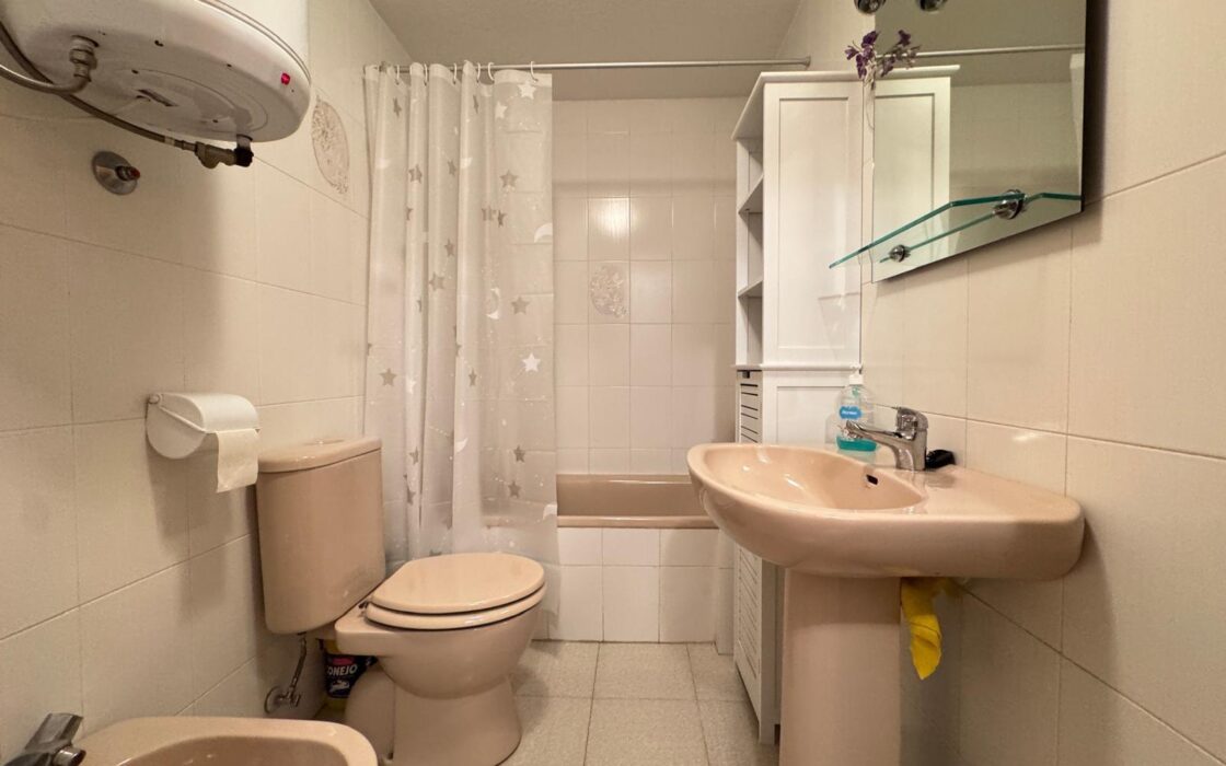 Просторные апартаменты 99 кв.м у пляжа в Коста Бланке