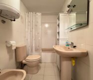 Просторные апартаменты 99 кв.м у пляжа в Коста Бланке