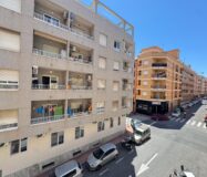 Просторные апартаменты 99 кв.м у пляжа в Коста Бланке