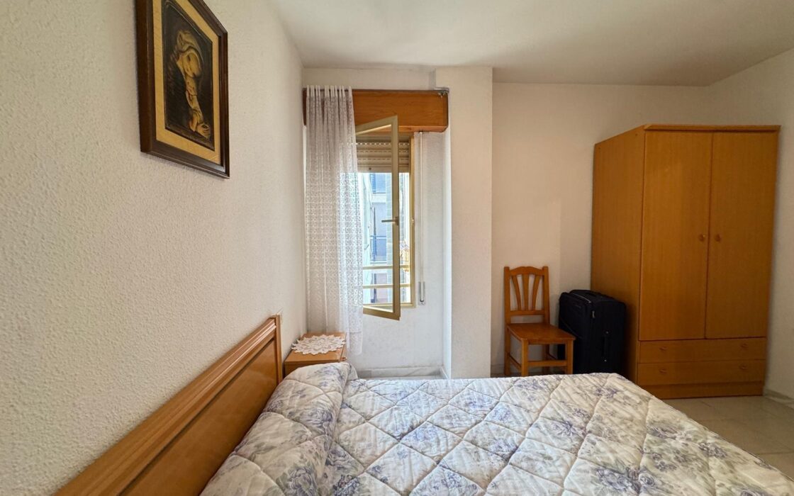 Просторные апартаменты 99 кв.м у пляжа в Коста Бланке