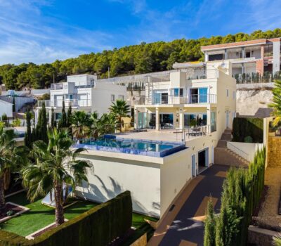 Вилла в Кальпе 400 кв.м з видом на море та басейном