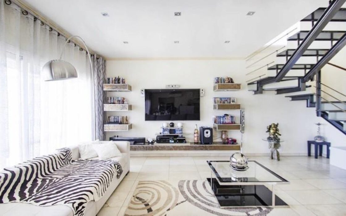 Вилла в Кальпе 400 кв.м з видом на море та басейном