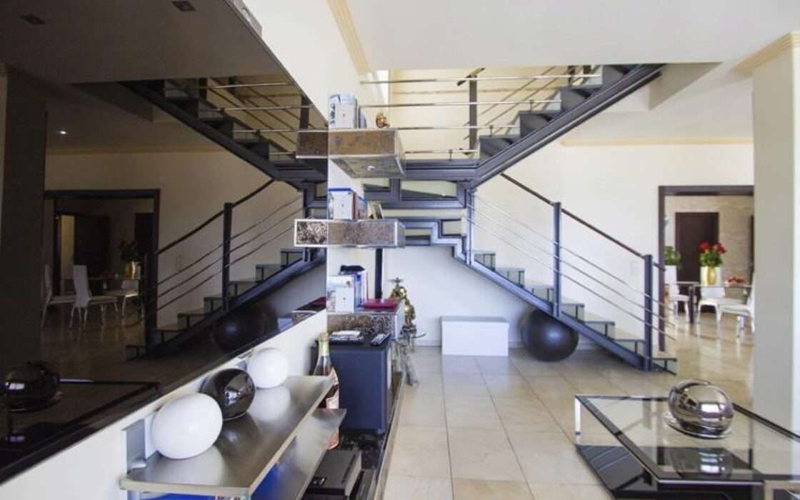 Вилла в Кальпе 400 кв.м з видом на море та басейном