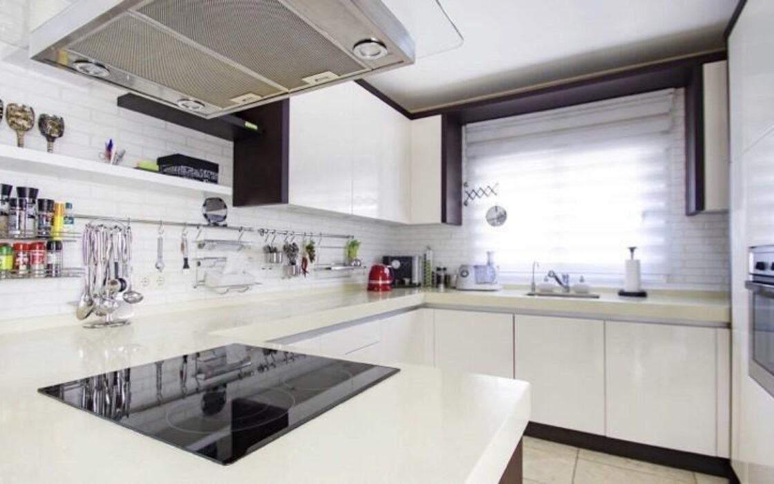 Вилла в Кальпе 400 кв.м з видом на море та басейном