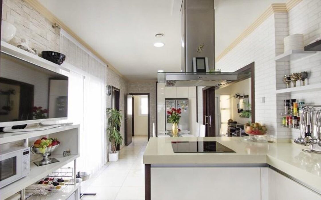 Вилла в Кальпе 400 кв.м з видом на море та басейном