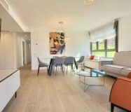 Простора квартира в Alicante з терасою та 3 спальнями