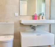 Простора квартира в Alicante з терасою та 3 спальнями