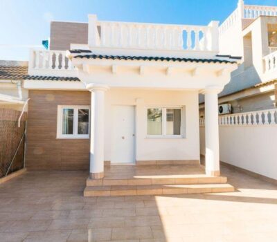 Будинок в Торрев’єсі 103 кв.м з 4 кімнатами та терасою