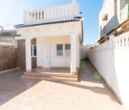 Дом в Торревьехе 103 кв.м с 4 комнатами и террасой