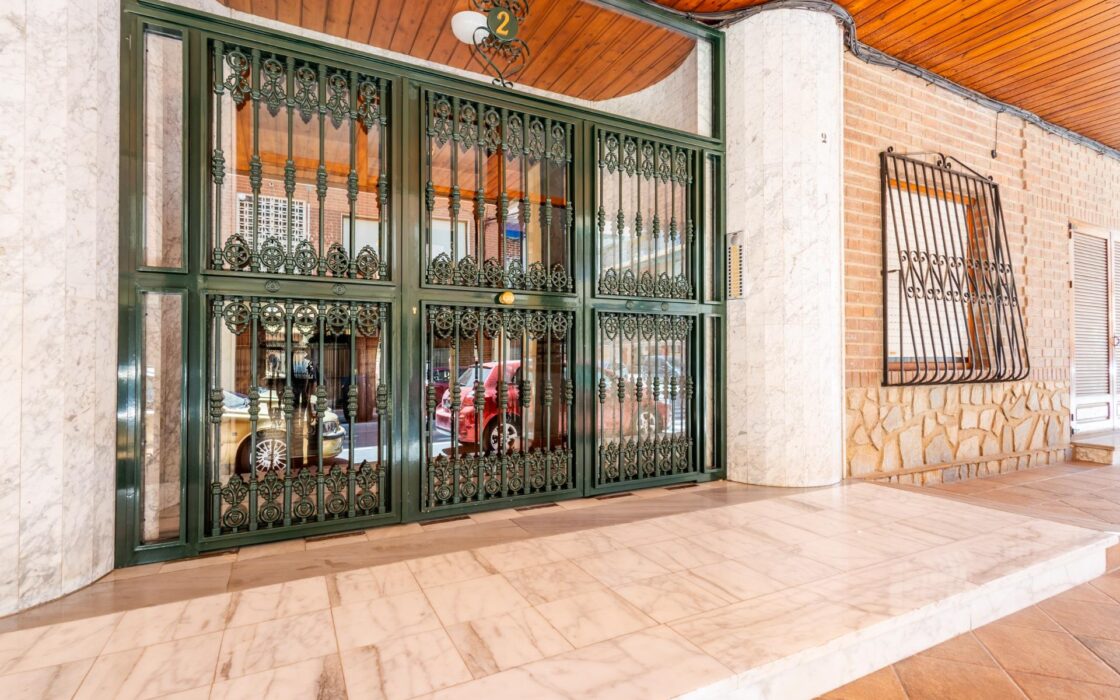 Апартаменты 95 кв.м в Торревьехе у моря с террасой