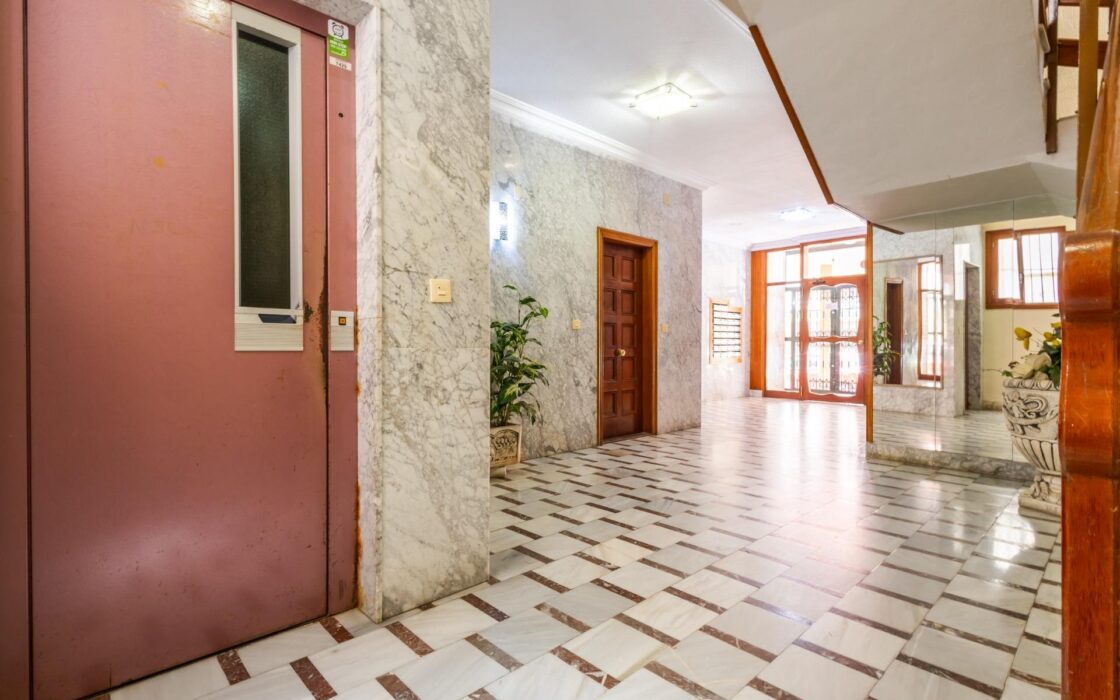 Апартаменты 95 кв.м в Торревьехе у моря с террасой