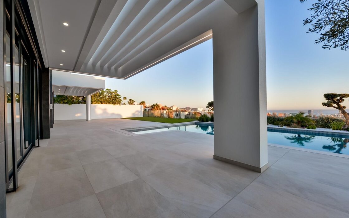 Вілла в Фінестраті 998 кв.м з басейном та видом на море