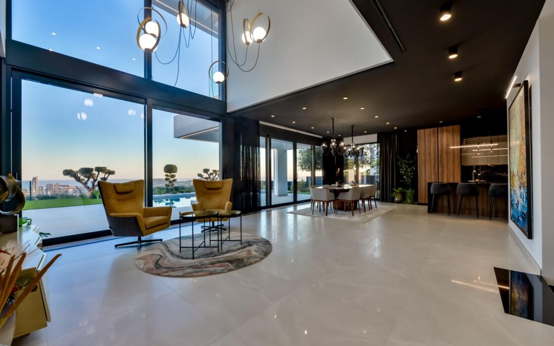 Вілла в Фінестраті 998 кв.м з басейном та видом на море