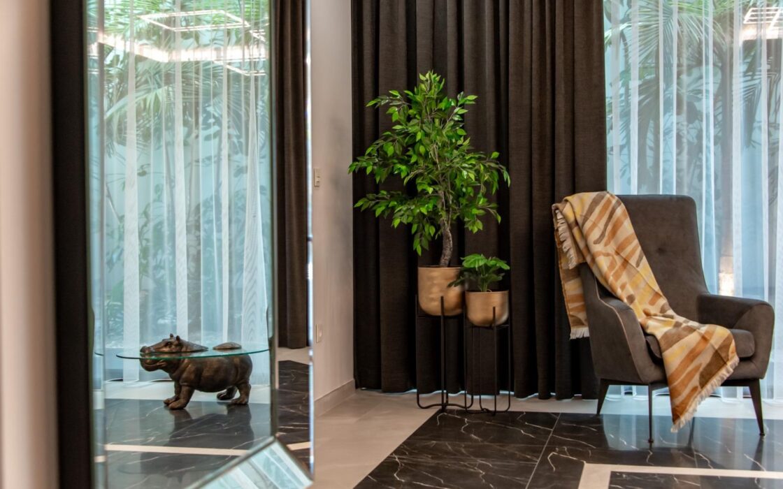 Вілла в Фінестраті 998 кв.м з басейном та видом на море