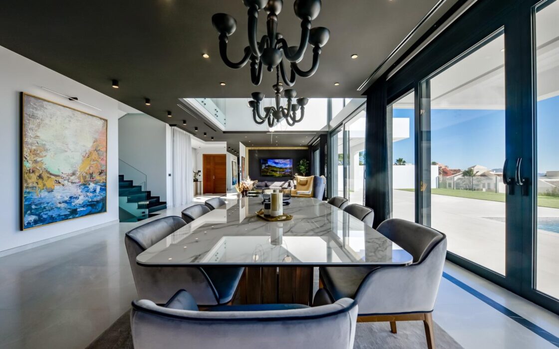 Вілла в Фінестраті 998 кв.м з басейном та видом на море