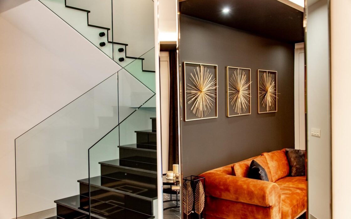 Вілла в Фінестраті 998 кв.м з басейном та видом на море