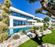 Вілла в Фінестраті 998 кв.м з басейном та видом на море