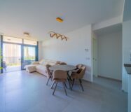 Простора квартира з 2 спальнями в Бенідормі з терасою