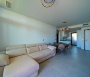 Простора квартира з 2 спальнями в Бенідормі з терасою