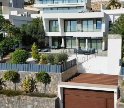 Елегантна вілла з басейном у Сьерра-Кортина 389 кв.м