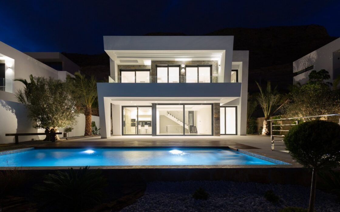 Елегантна вілла з басейном у Сьерра-Кортина 389 кв.м