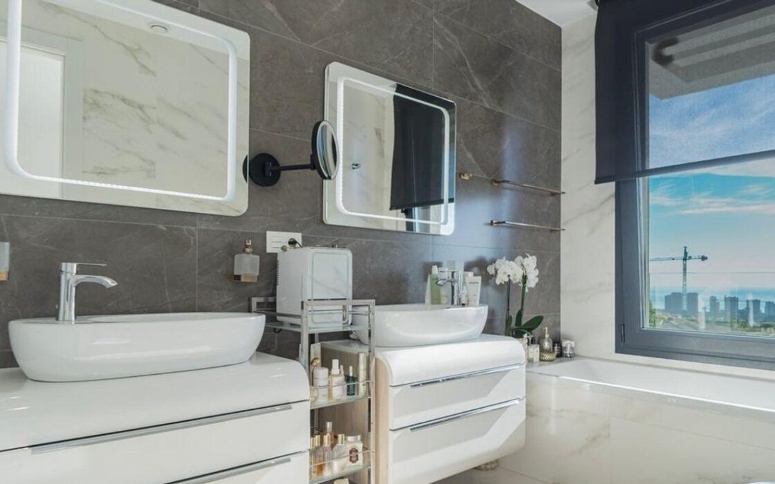 Елегантна вілла з басейном у Сьерра-Кортина 389 кв.м