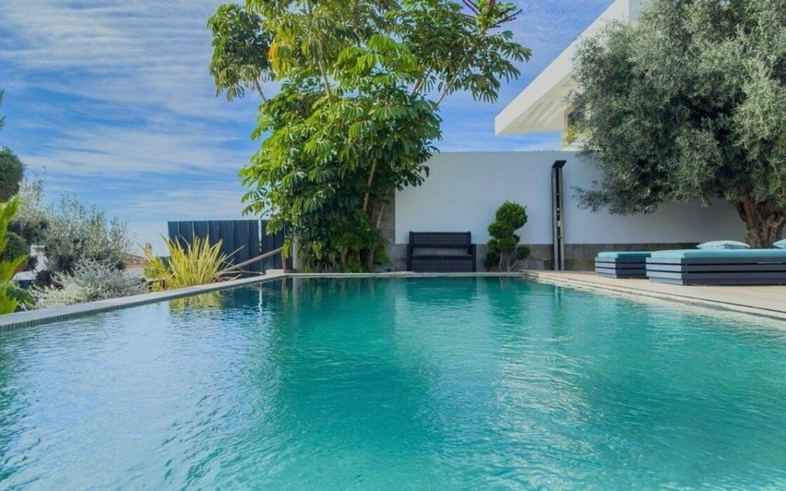 Елегантна вілла з басейном у Сьерра-Кортина 389 кв.м