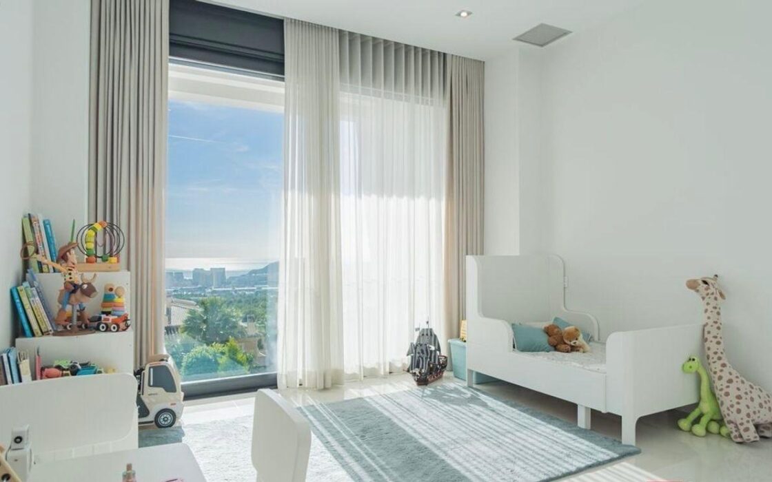 Елегантна вілла з басейном у Сьерра-Кортина 389 кв.м