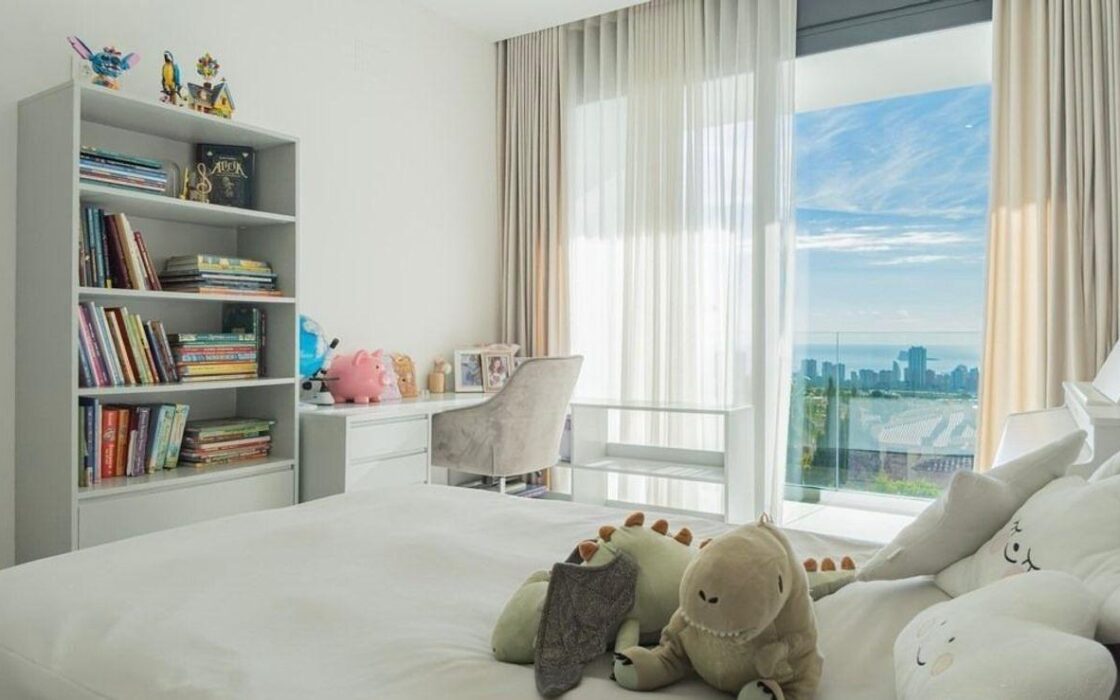 Елегантна вілла з басейном у Сьерра-Кортина 389 кв.м