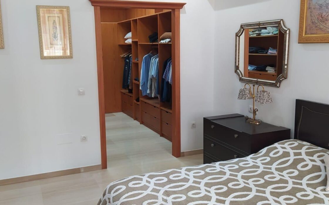 Вілла з терасою в Пікасент 475 кв.м, 5 спалень, 2010 рік