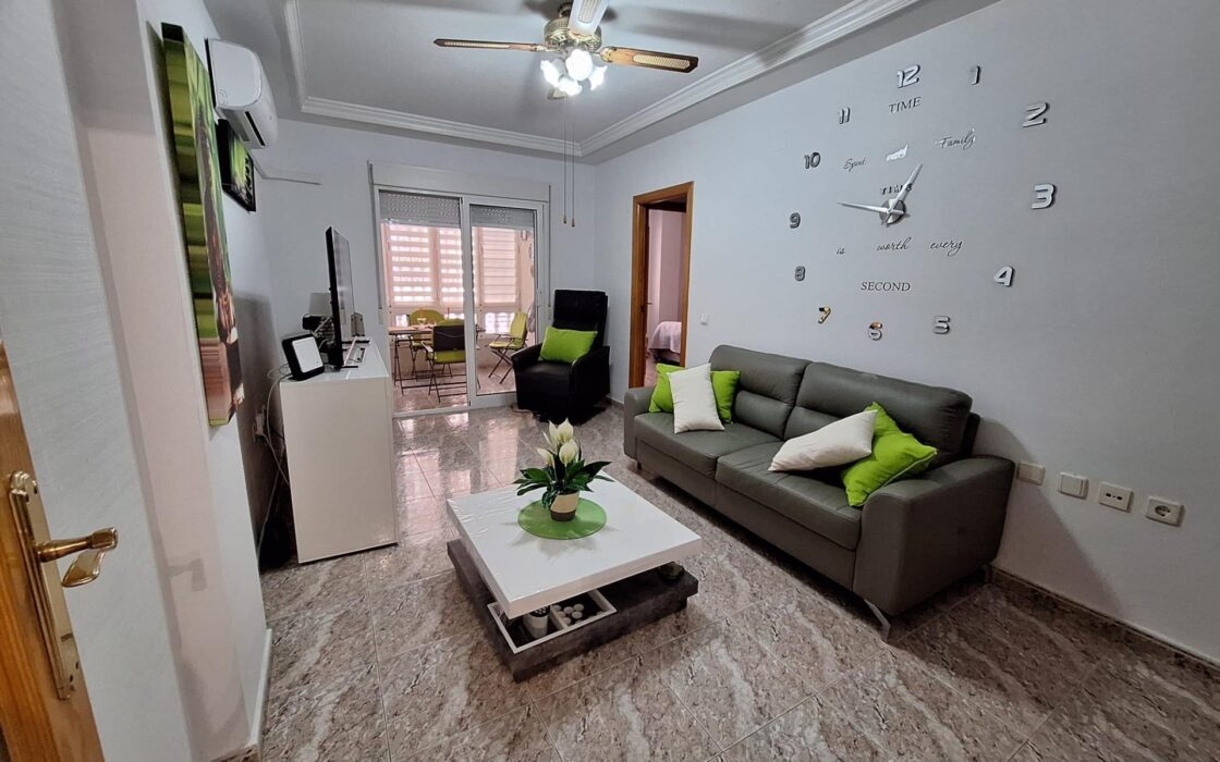 Апартаменты в Торревьехе 76 кв.м у моря с террасой