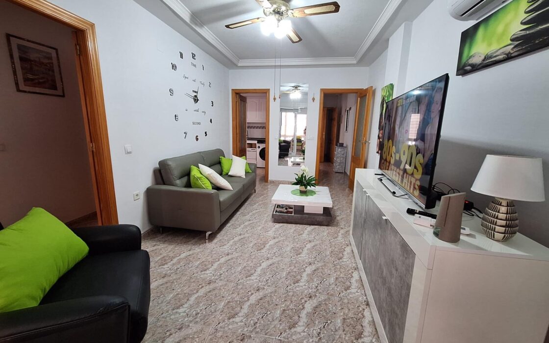 Апартаменты в Торревьехе 76 кв.м у моря с террасой