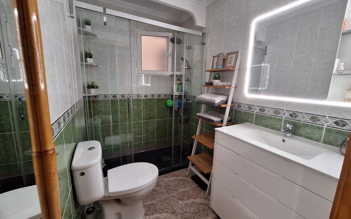 Апартаменты в Торревьехе 76 кв.м у моря с террасой