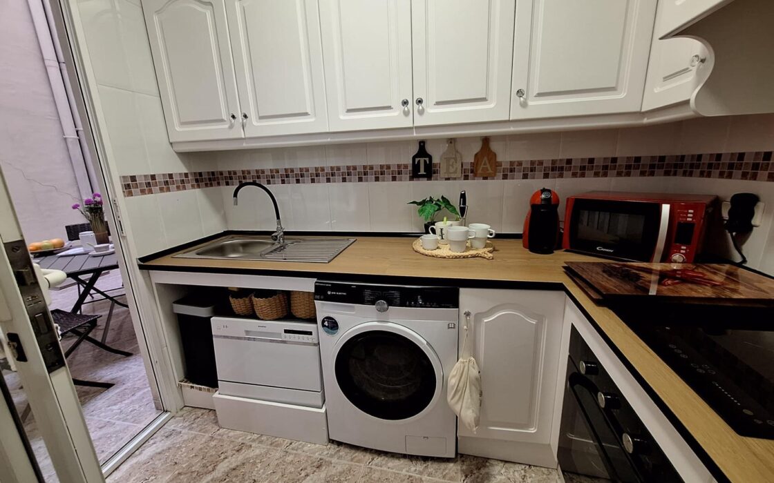 Апартаменты в Торревьехе 76 кв.м у моря с террасой