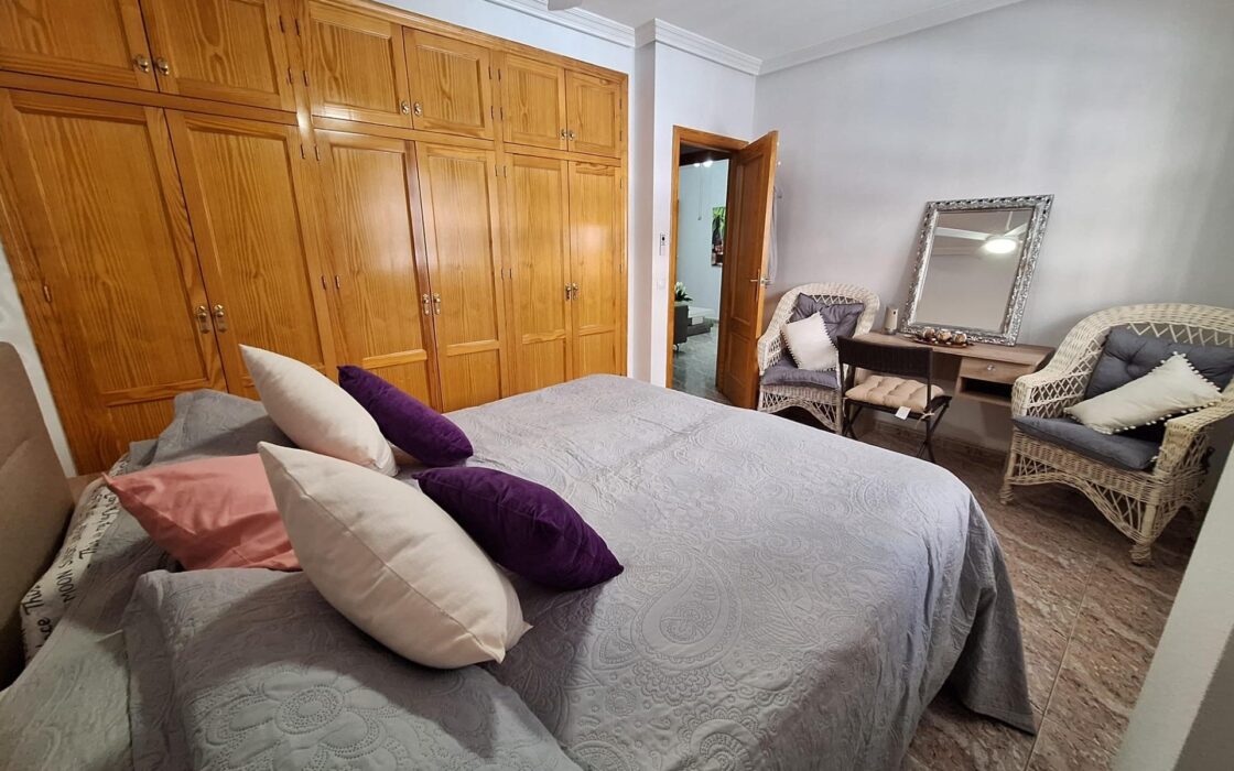 Апартаменты в Торревьехе 76 кв.м у моря с террасой