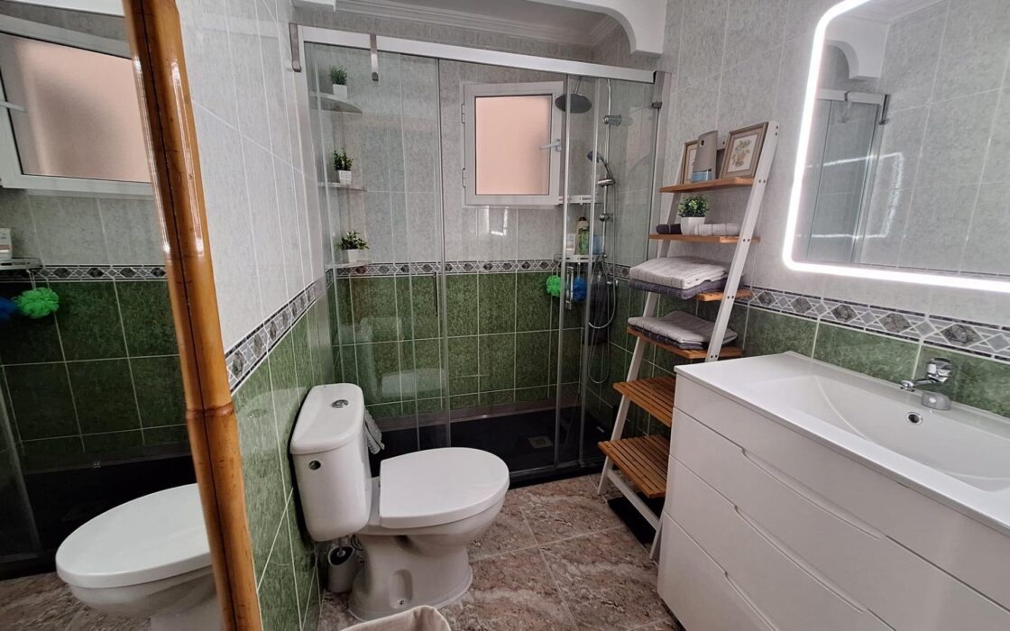 Апартаменты в Торревьехе 76 кв.м у моря с террасой