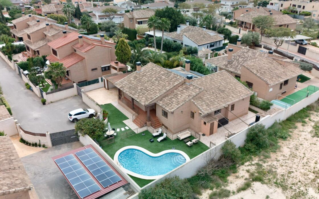 Вілла з 6 спальнями в Мучамьєлі, усамітнення та комфорт 450 кв.м