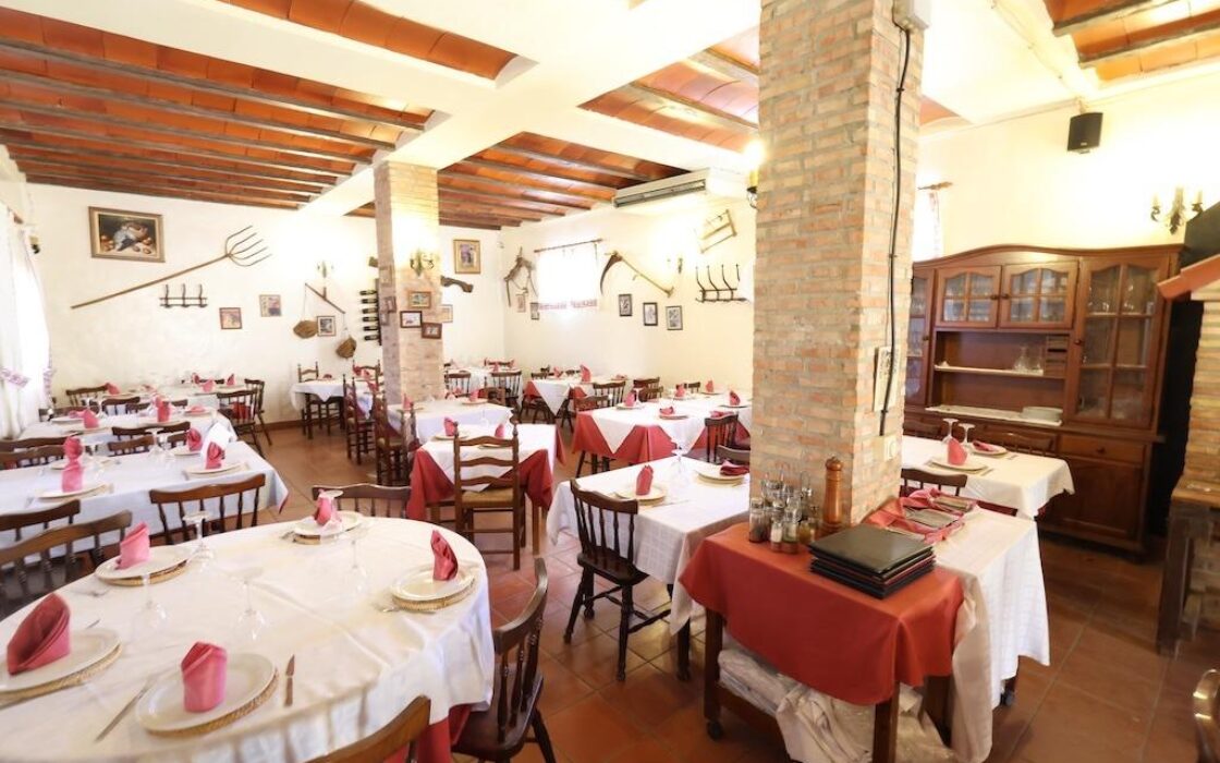 Дом в Ориуэла Коста 335 кв.м с террасой рядом с морем