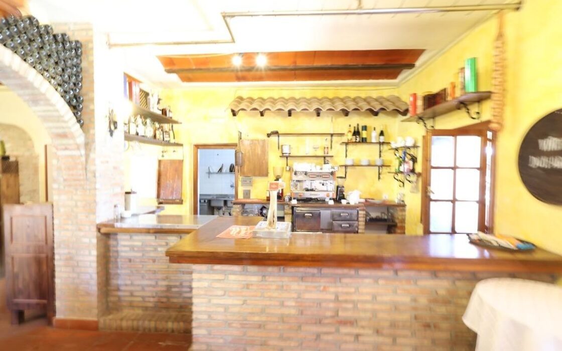 Дом в Ориуэла Коста 335 кв.м с террасой рядом с морем